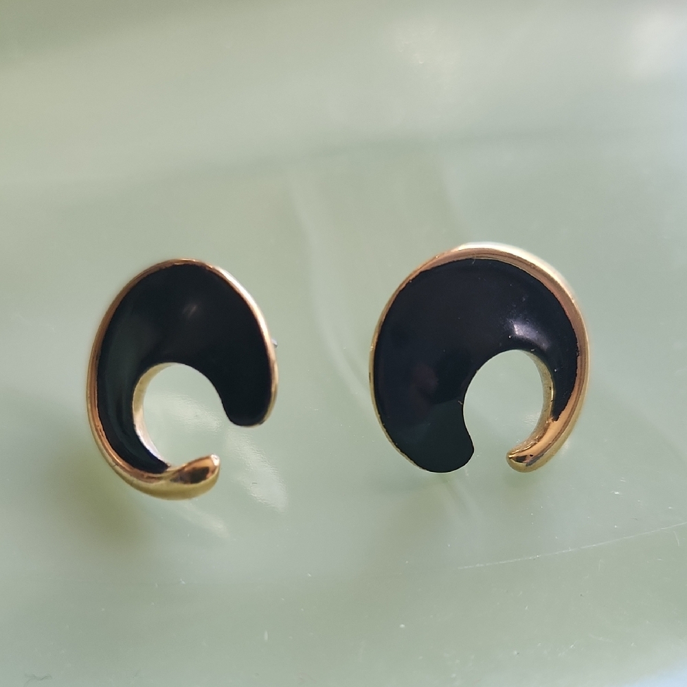 Trifari Vintage Black Enamel Goldtone Earrings Pierced Earrings
